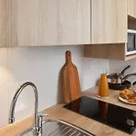 מלון דירות Quality Centre 5*