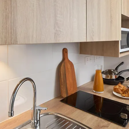 Appart hôtel Zenitude Residences *