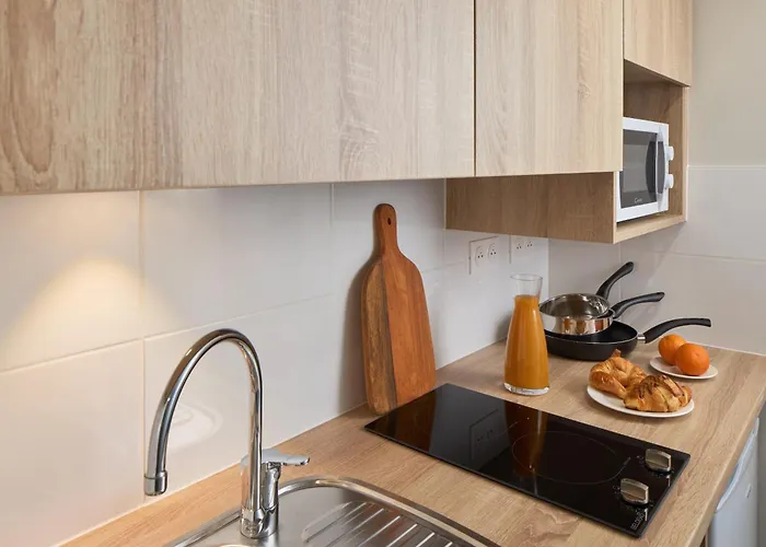 Ξενοδοχείο με διαμερίσματα Quality Centre 3*