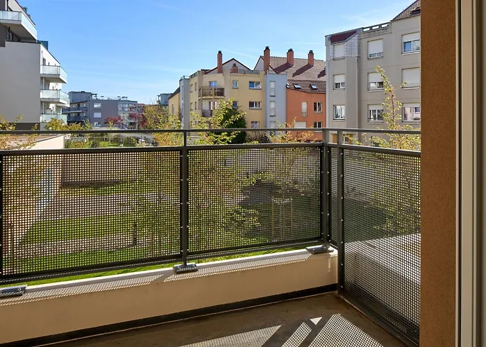 Quality Centre Ξενοδοχείο με διαμερίσματα Νανσύ